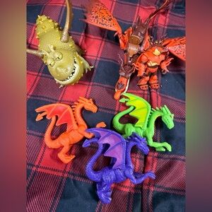 How to Train Your Dragon plus Green Orange Purple Dragon Action Figures Playset